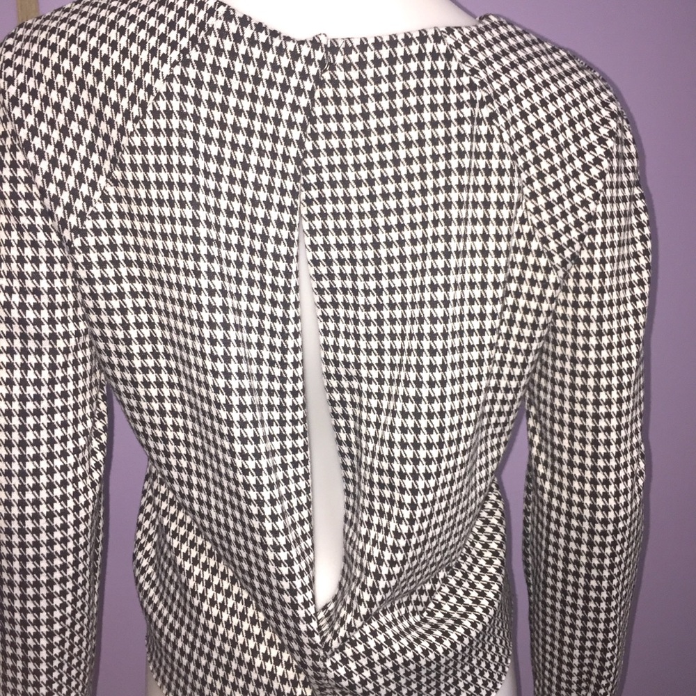 Tildon Houndstooth Split Back Top Size Women's Xs - image 3